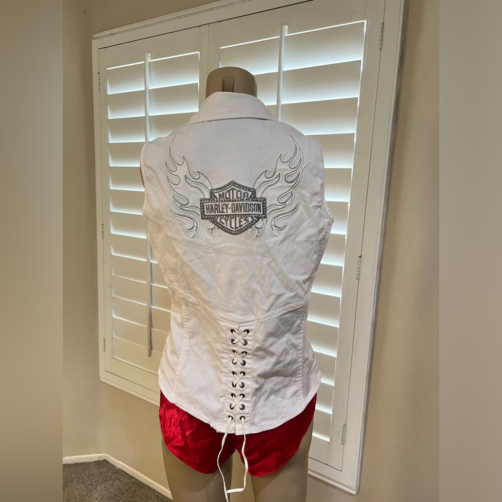 Harley-Davidson White Sleeveless Lace-Up Back Vest with Embroidered Logo